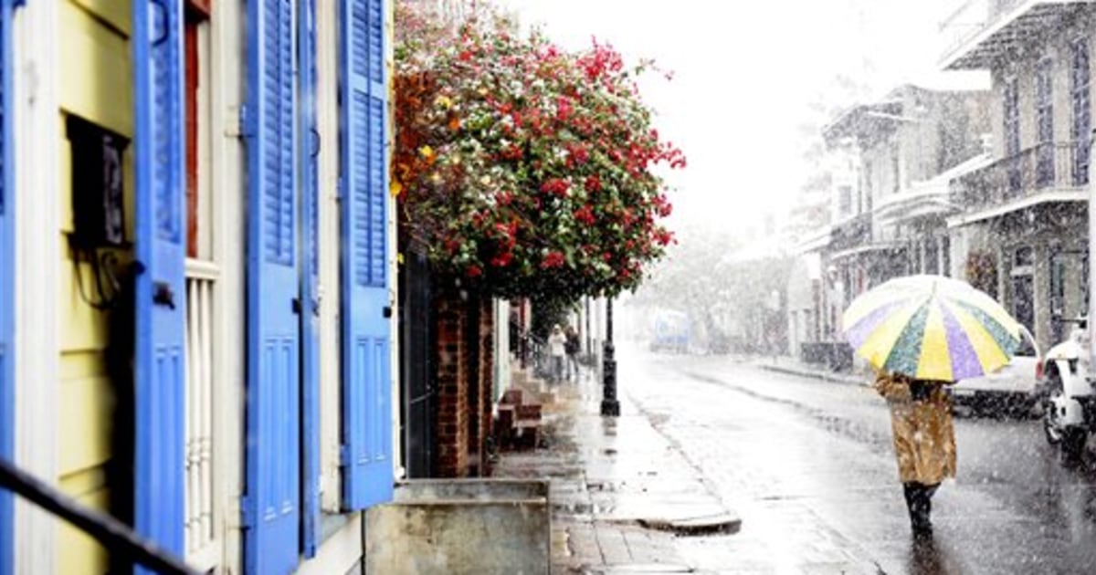 Rare snow covers New Orleans, other areas