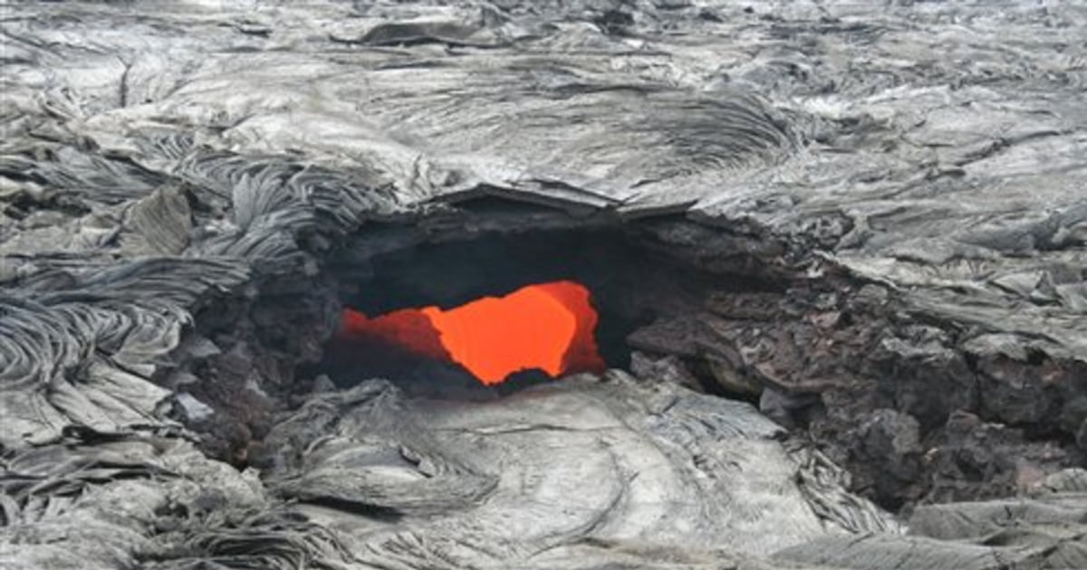 Затвердевшая лава. Остывшая магма. Застывшая магма. Лава магма вулкан. Окаменевшая лава.