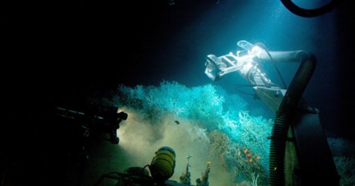 Марианская впадина исследована. Батискаф Кэмерона Deepsea Challenger. Погружение в Марианский жёлоб. Погружение на дно Марианской. Погружение на дно Марианской впадины.