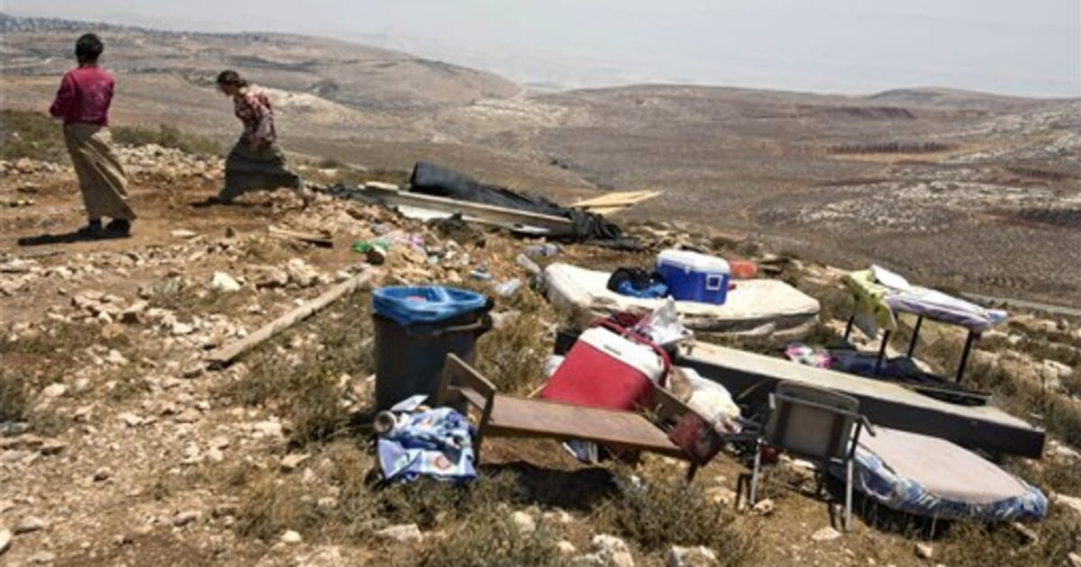 Israeli Settlers Set Fire To Palestinian Fields