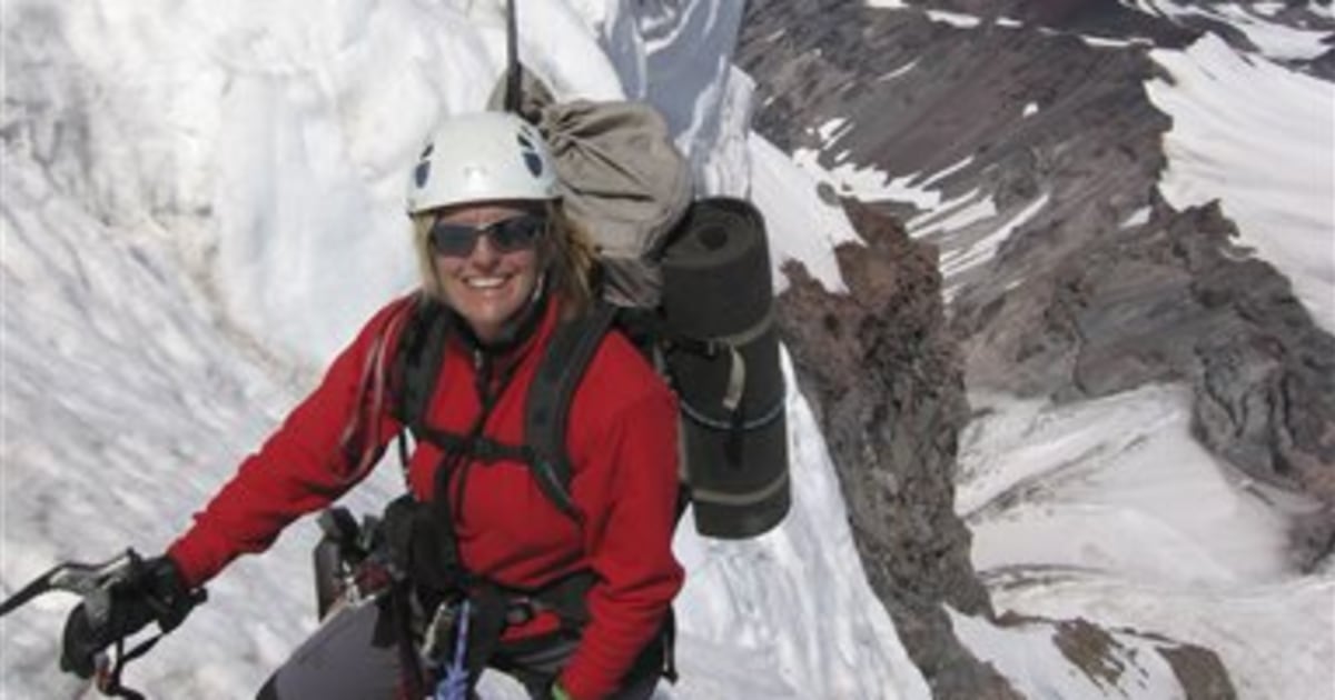 Search suspended for U.S. climber in China