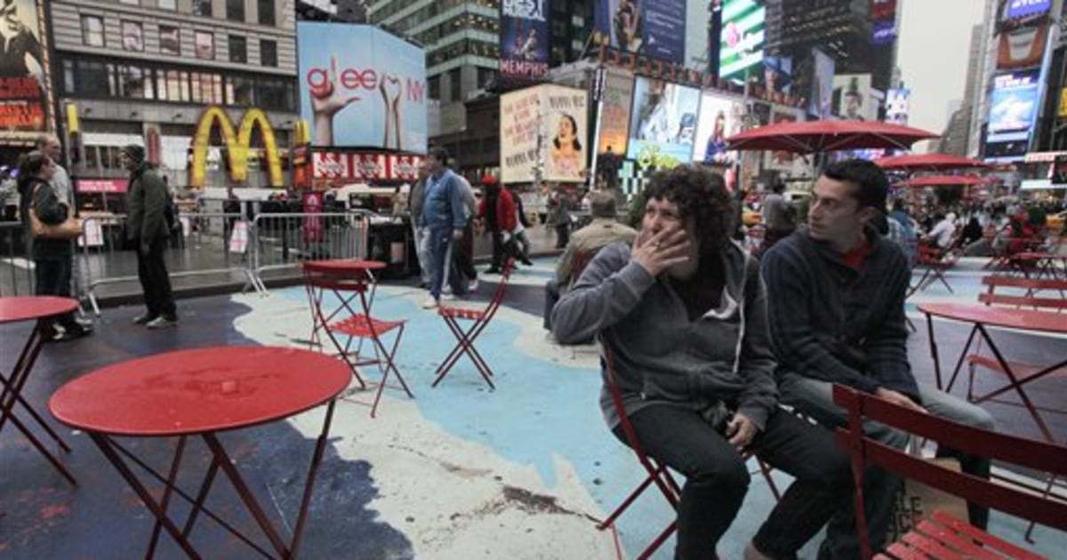 NYC to smokers in public places: Butt out