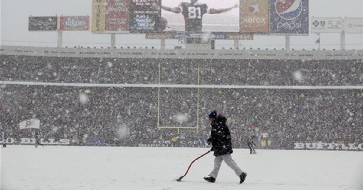 Offshore storm, Arctic cold hit parts of U.S.