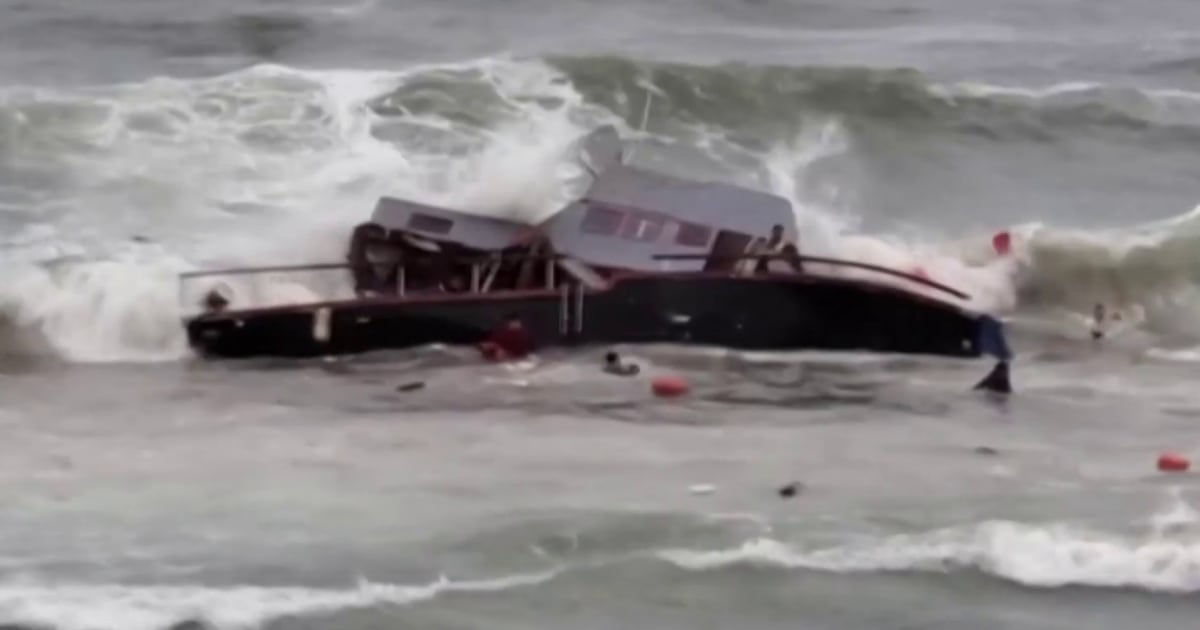 Four dead after suspected smuggling boat capsizes off San Diego