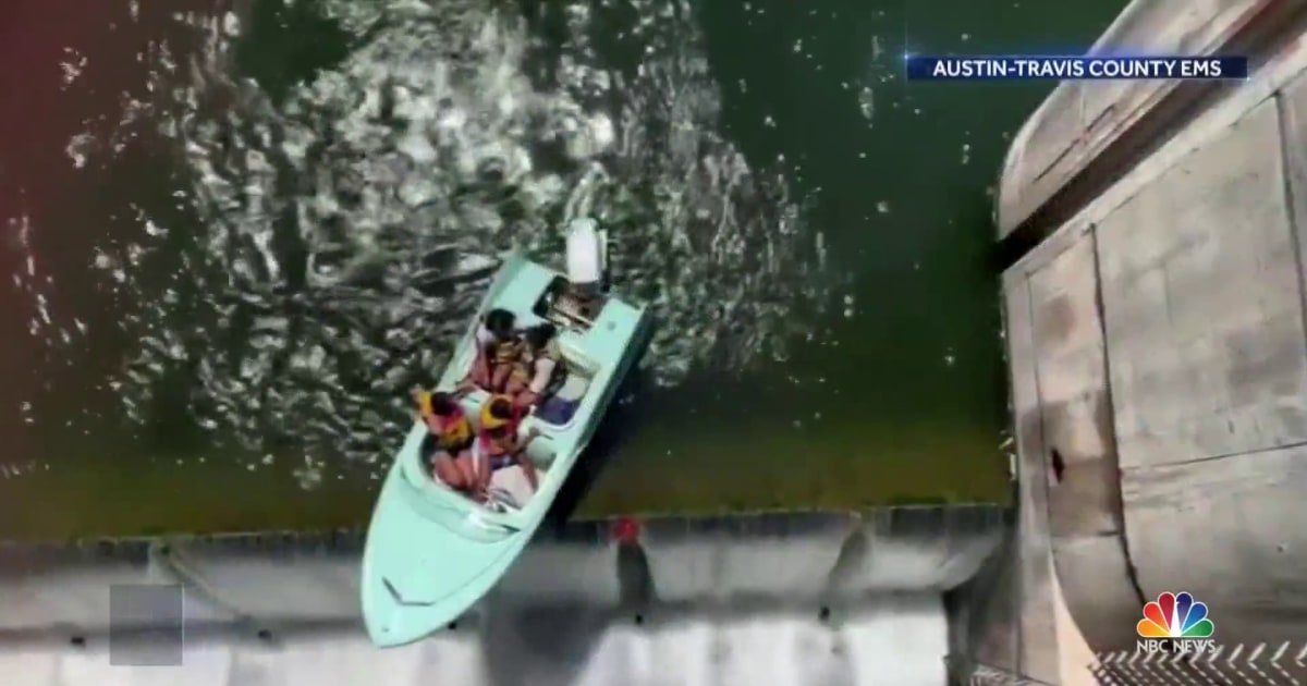 Rescue commander speaks out about boat rescue in Austin, Texas