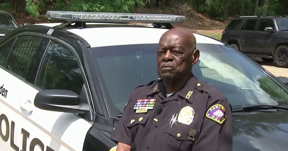 Oldest cop in Arkansas celebrates 92nd birthday