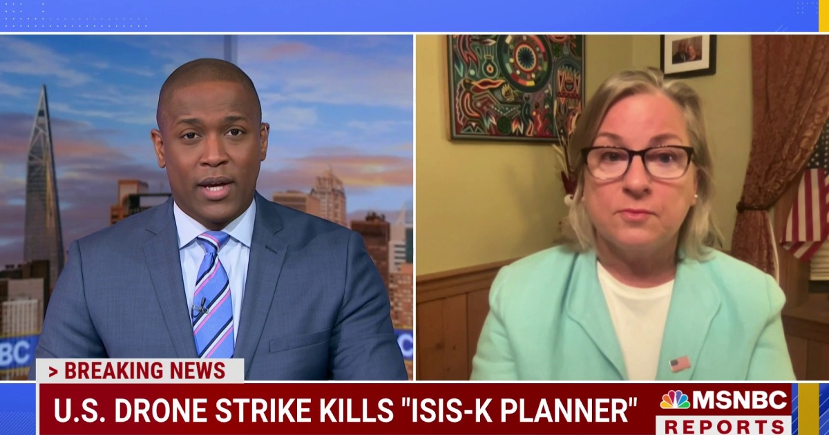 Aaron Gilchrist talks to Rep. Susan Wild