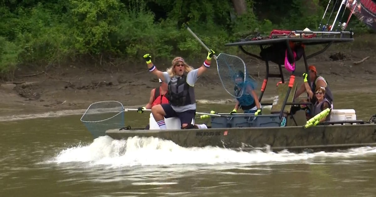 Watch Illinois redneck fishing tournament returns