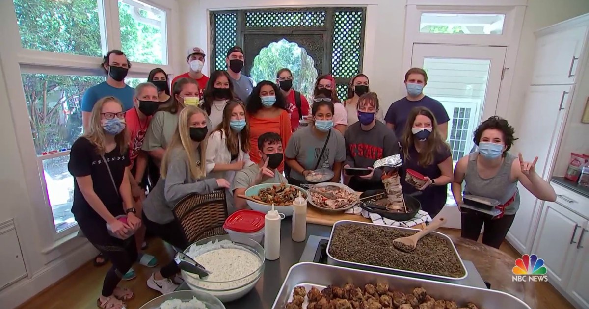 North Carolina couple feeds college students after viral TikToks