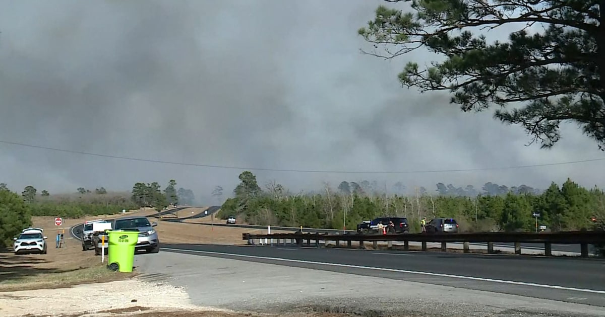 Texas Wildfire Threatens Homes Causes Evacuations 6986