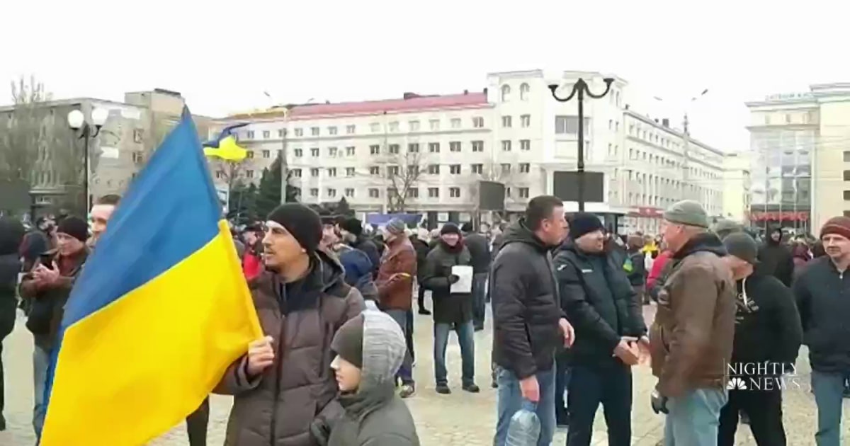 Ukrainians show defiance in the street