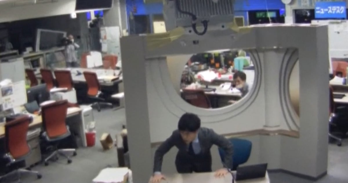 Watch: Newsroom in Japan experiences 7.3-magnitude earthquake