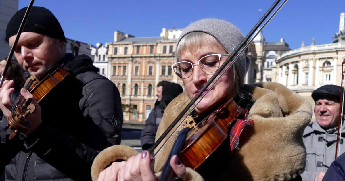 Odessa orchestra plays in support of no-fly zone for Ukraine