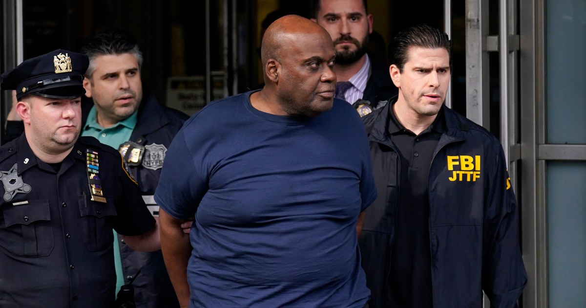 Subway shooting suspect leaves NYC precinct in police custody