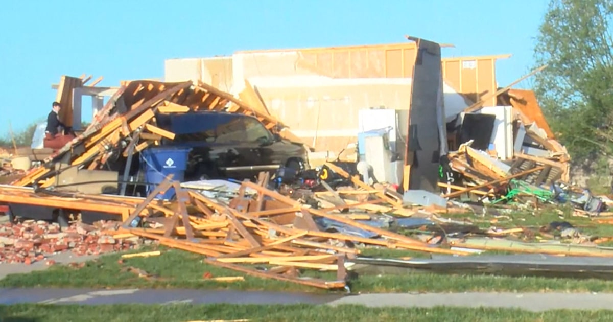 Responders continue search for victims following Kansas tornado that