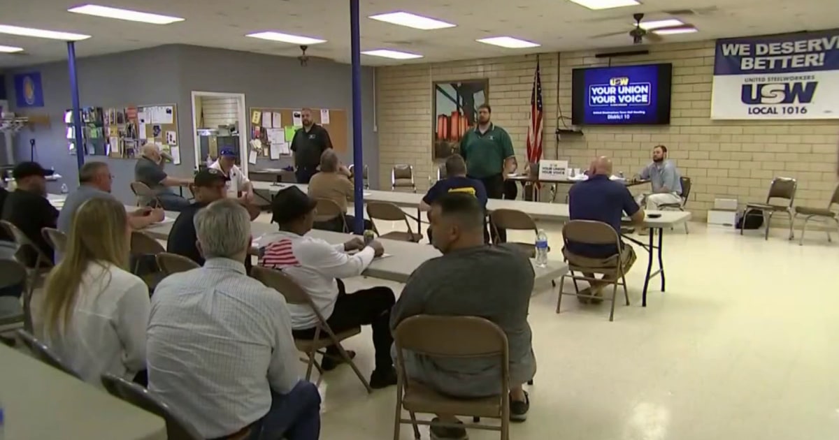 Pennsylvania union workers express concern over division ahead of primaries