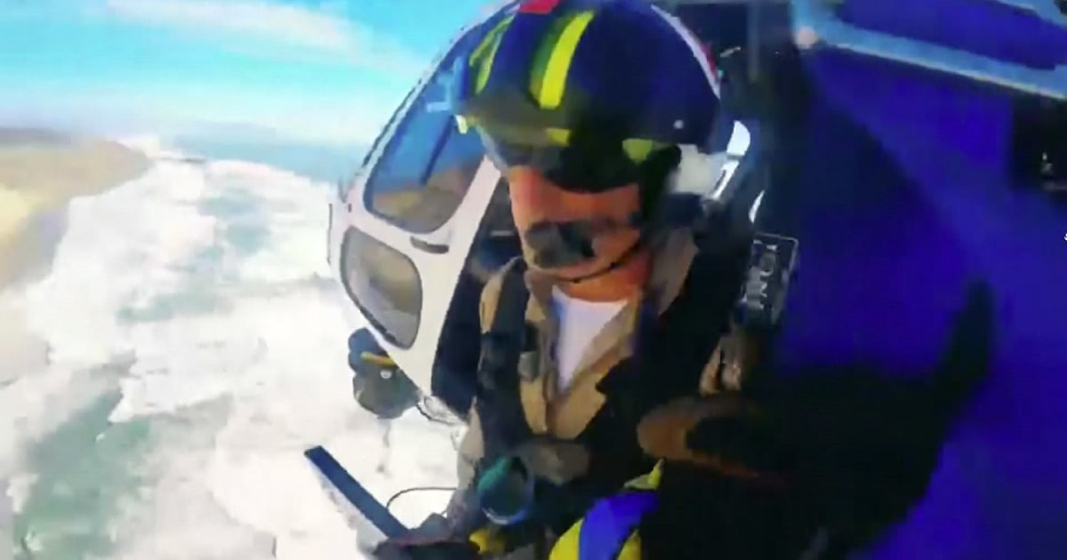 Man stranded on Californian cliff rescued by helicopter