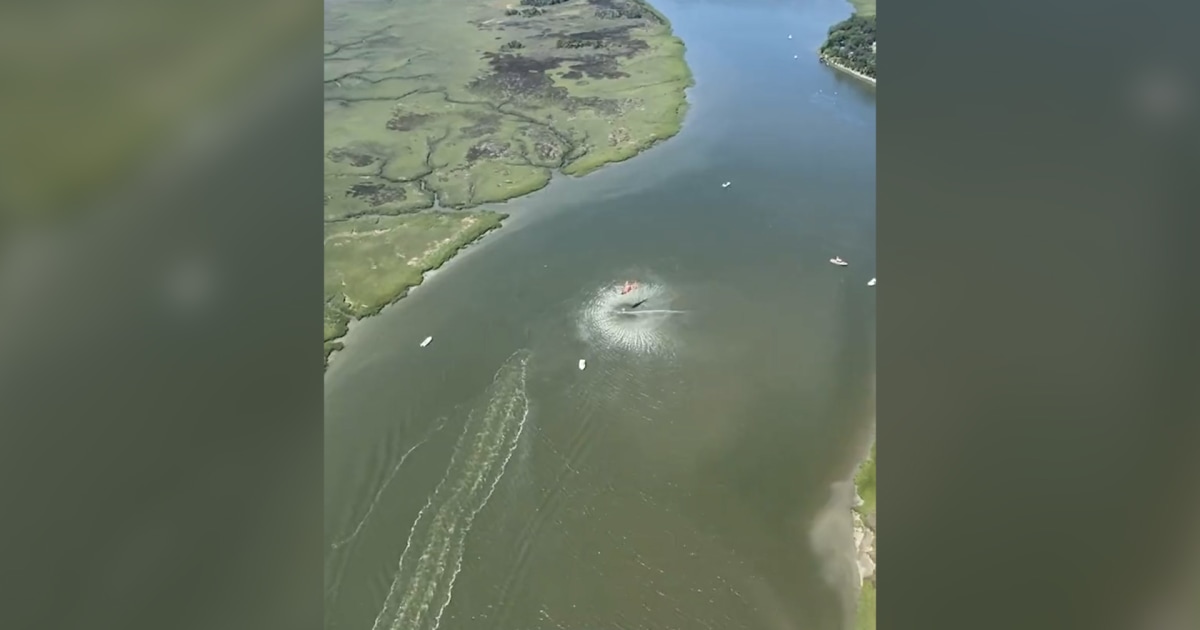 Boat crash in leaves at least 2 dead, multiple missing and injured