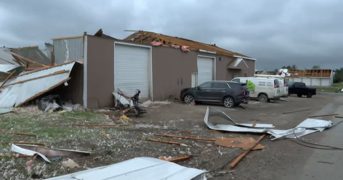 Michigan tornado leaves multiple injured, major damage behind