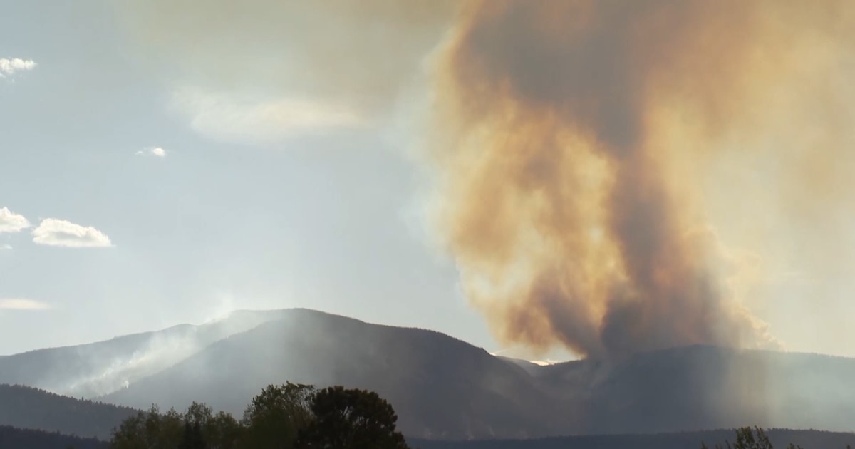 New Mexico wildfire, largest in country, continues to grow