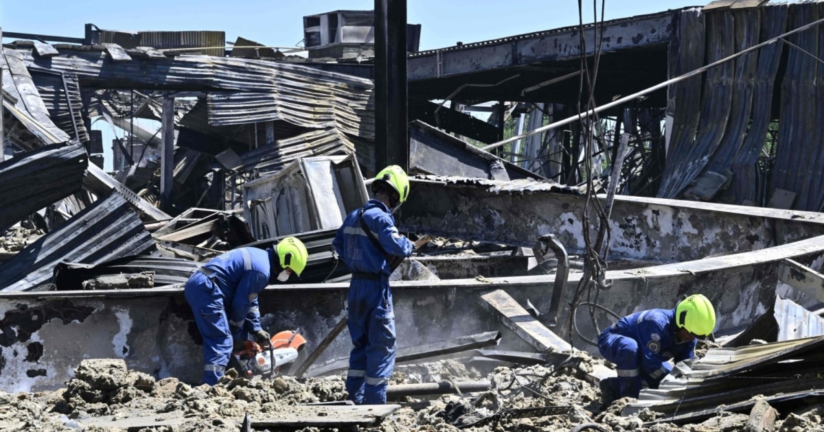 At least 20 dead after Russian missiles strike Ukrainian shopping mall