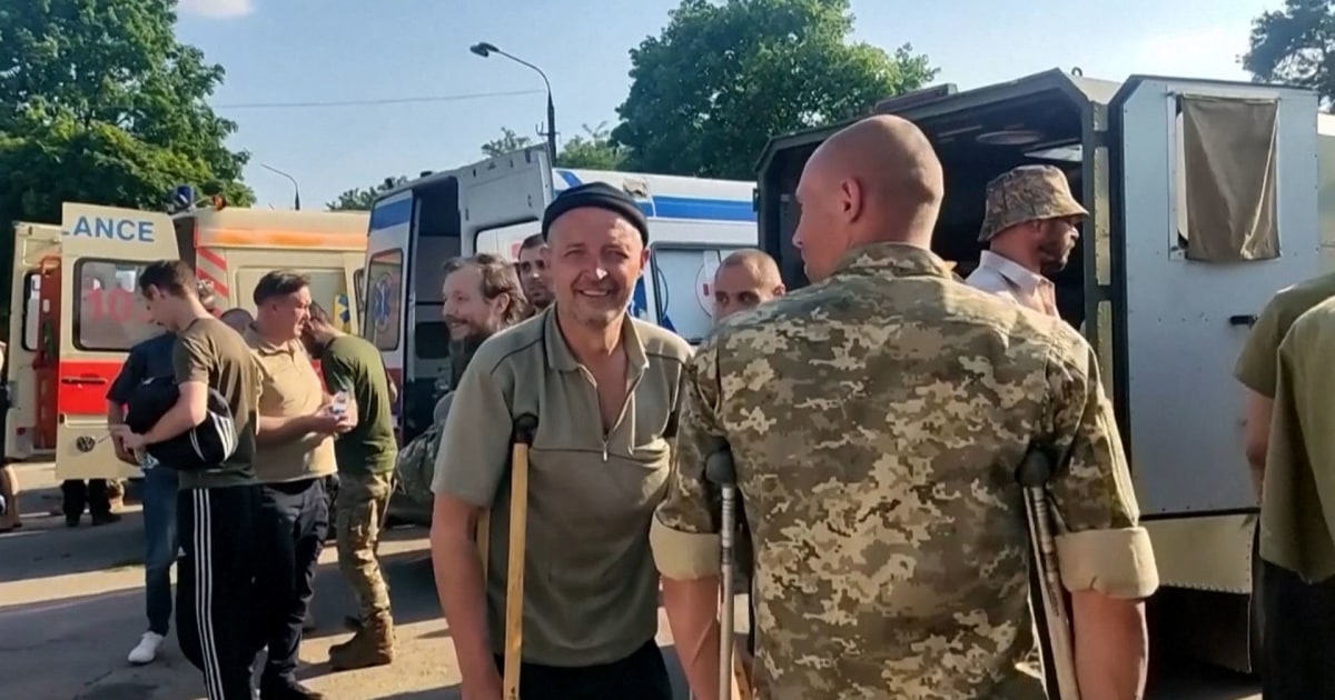 Biggest exchange of prisoners of war since Russian invasion, Ukrainian military says