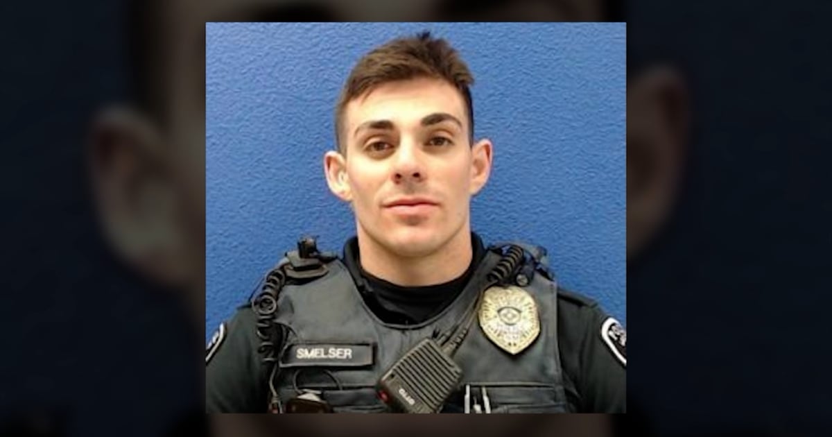 New Mexico officer accused of killing man with chokehold cleared of ...
