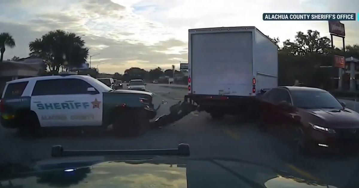 Video shows Florida police chase a stolen box truck