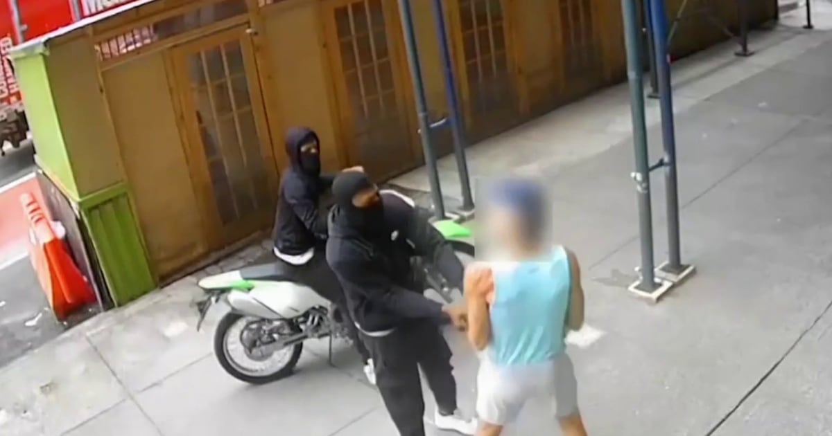 Scooterdriving robbers strike across NYC