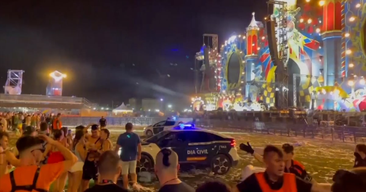 Une scène s’effondre lors d’un festival de musique en Espagne, faisant au moins un mort et des dizaines de blessés