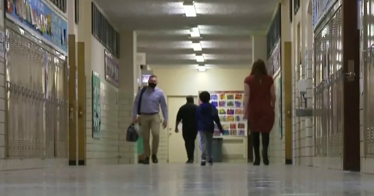 Students return to school across U.S. amid mass shooting fears