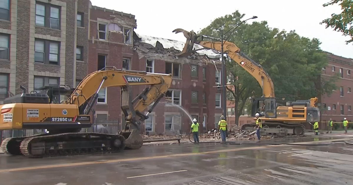 Explosion triggers Chicago building collapse, injuring eight
