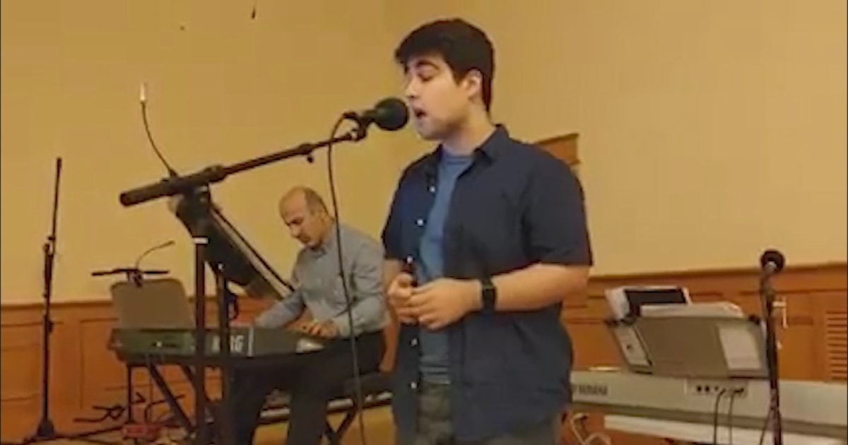 Illinois teen collapses, dies during choir solo