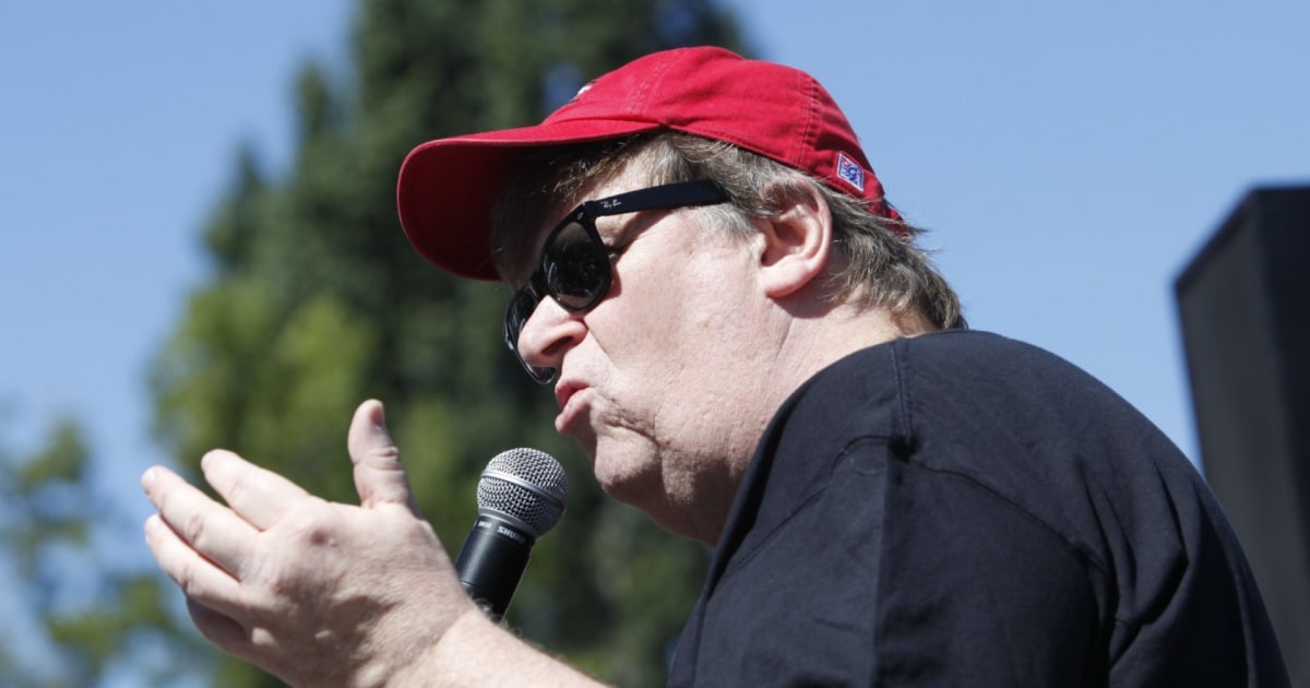 Michael Moore predice la victoria de la ola demócrata en las elecciones intermedias
