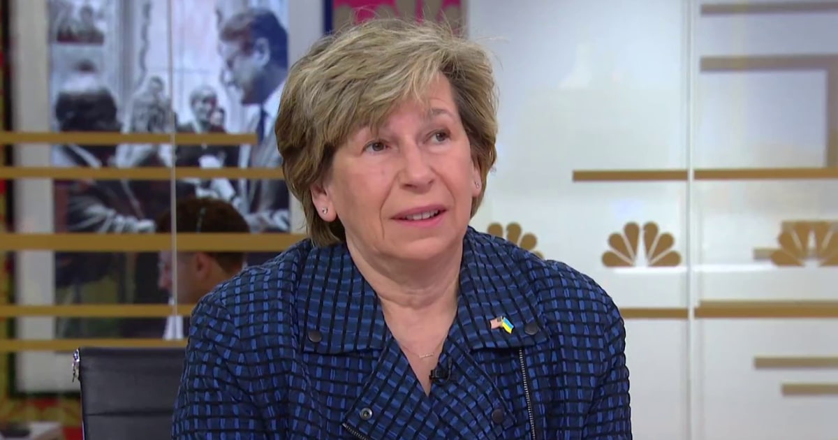 Randi Weingarten: Mike Pompeo knows better, but he's doing it to win a GOP primary
