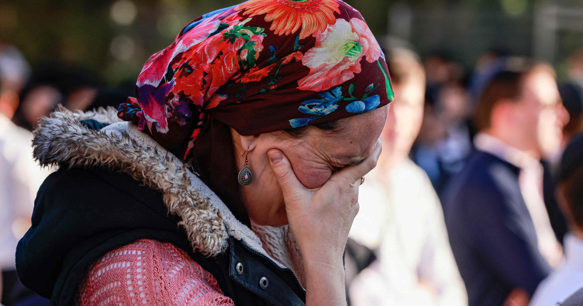 Des centaines de personnes pleurent un adolescent israélien tué dans le double attentat de Jérusalem