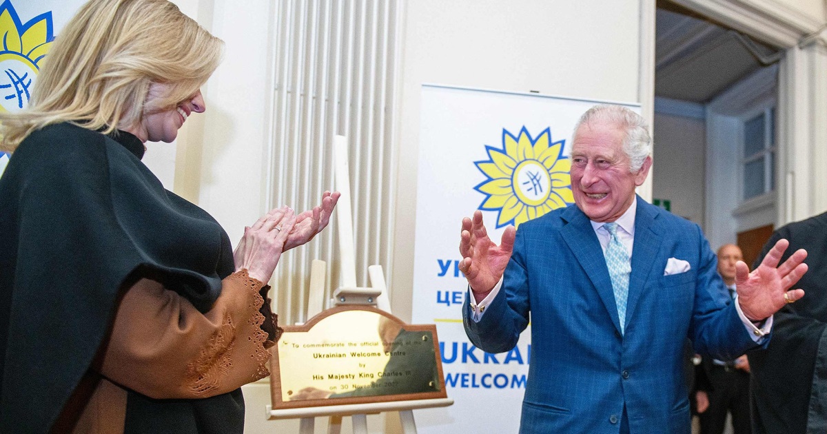 König Karl eröffnet Willkommenszentrum für ukrainische Flüchtlinge