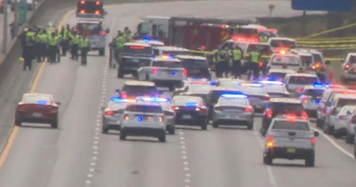 Two dead in helicopter crash alongside North Carolina interstate