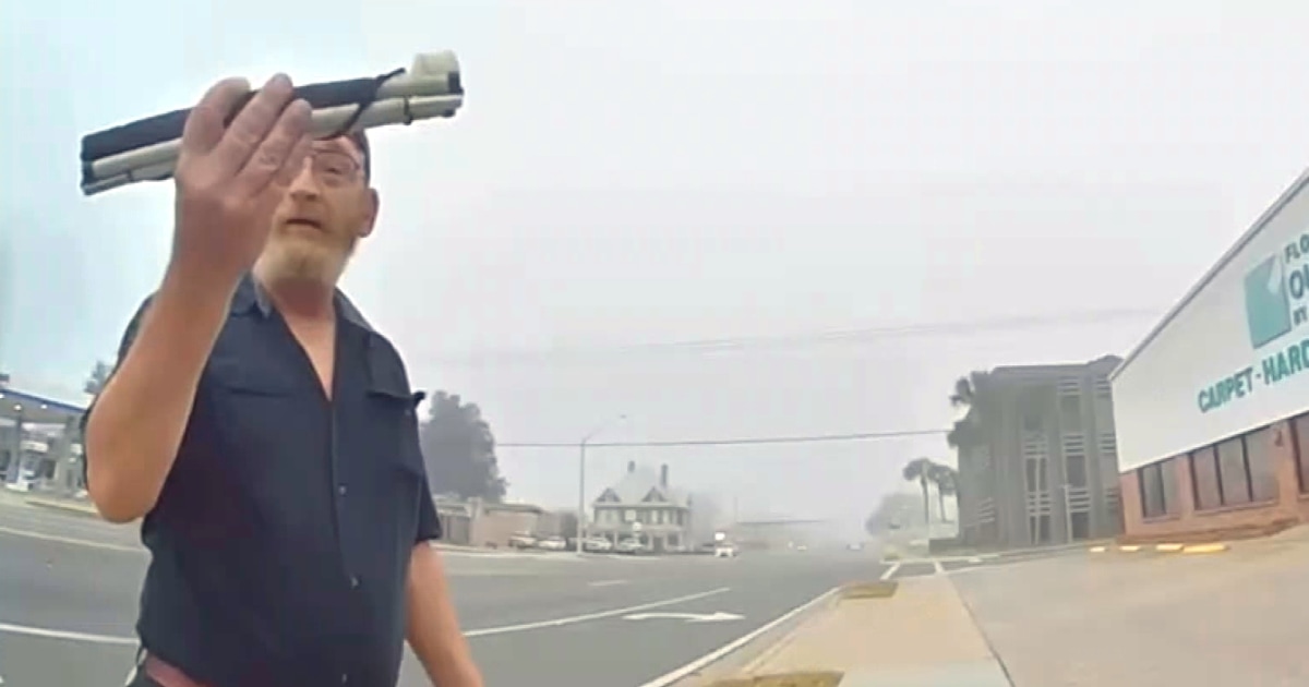 Legally blind Florida man arrested after cane confused for gun