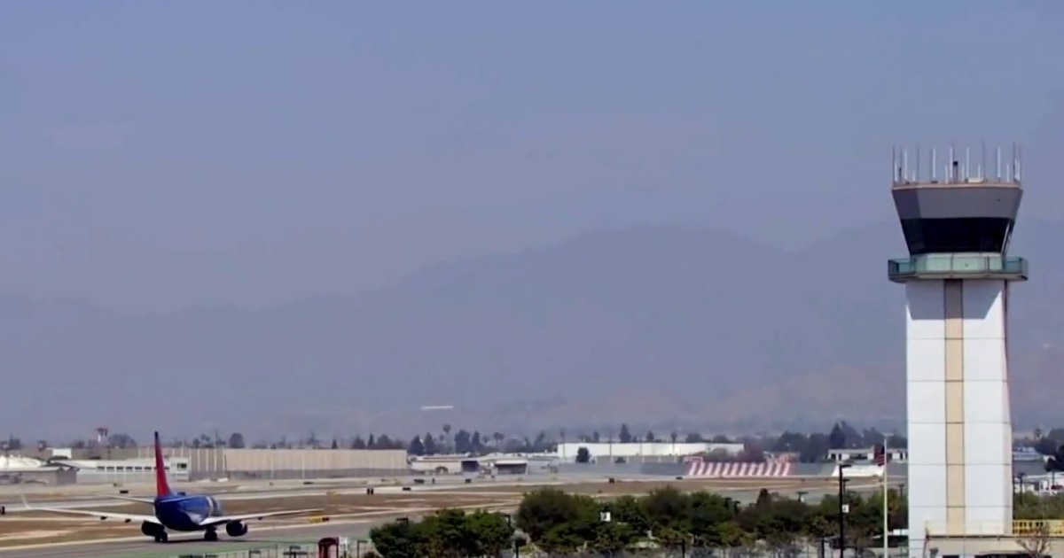 Passenger planes have a close call on Burbank Airport runway