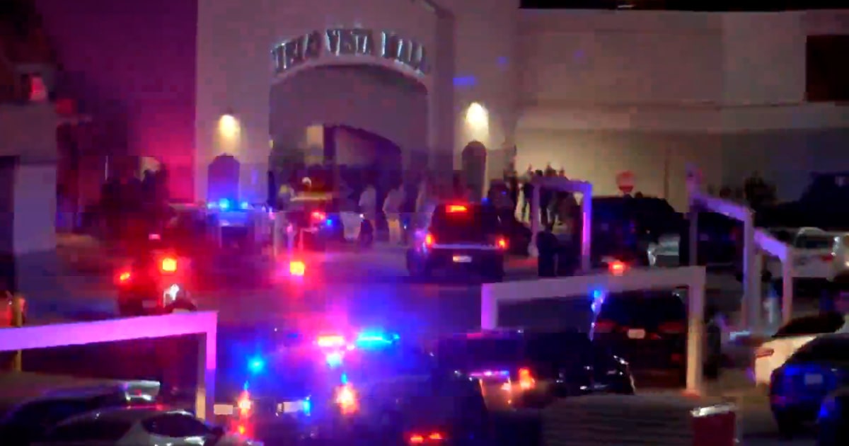 At Least 1 Person Dead 3 Injured In El Paso Mall Shooting