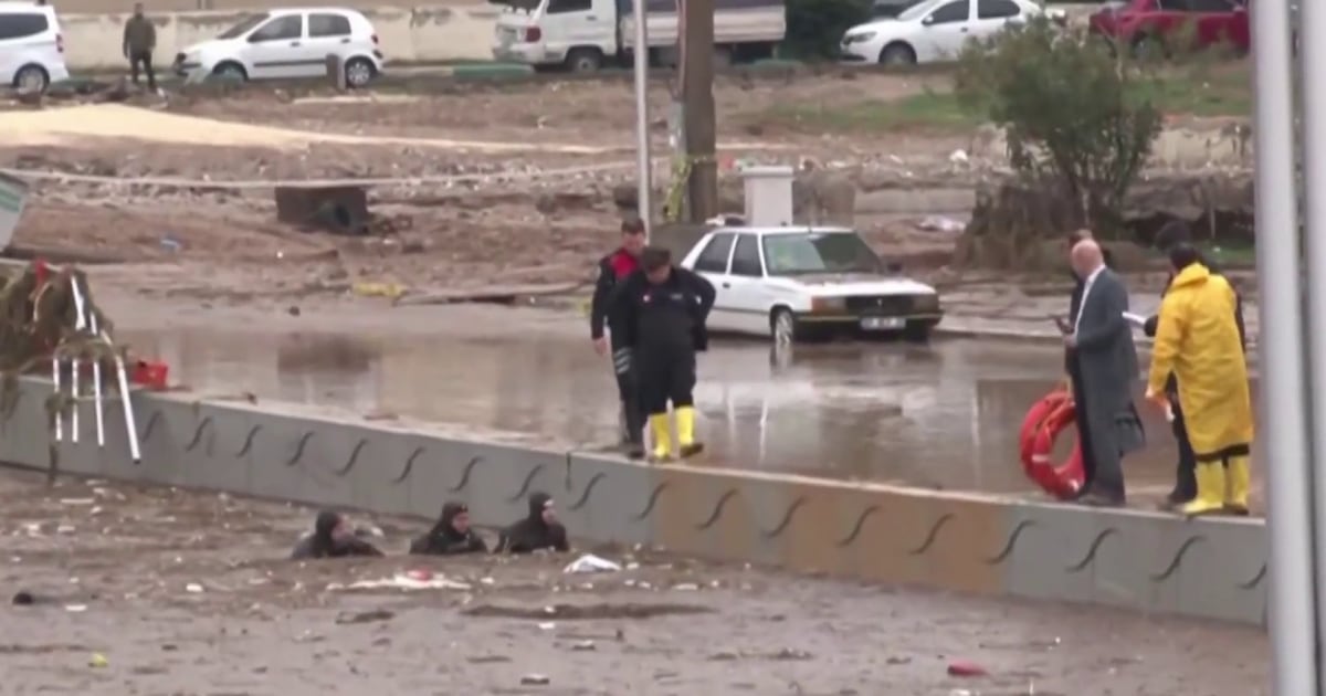 Deadly floods hit Turkey still recovering from earthquakes