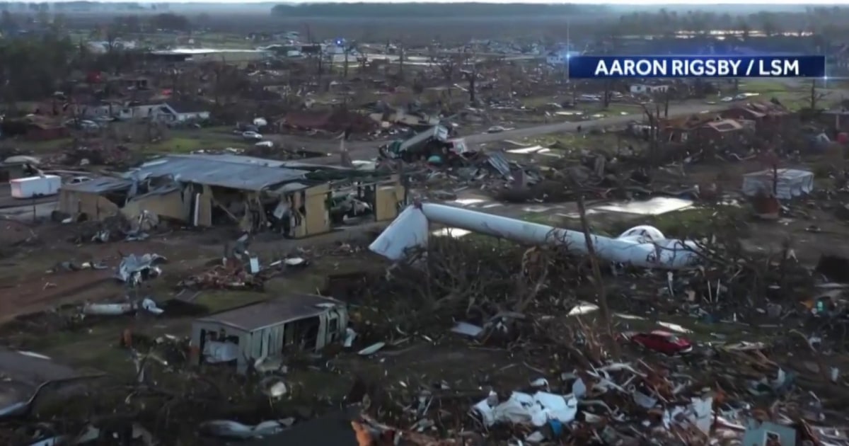 Tornadoes kill dozens across Mississippi and Alabama