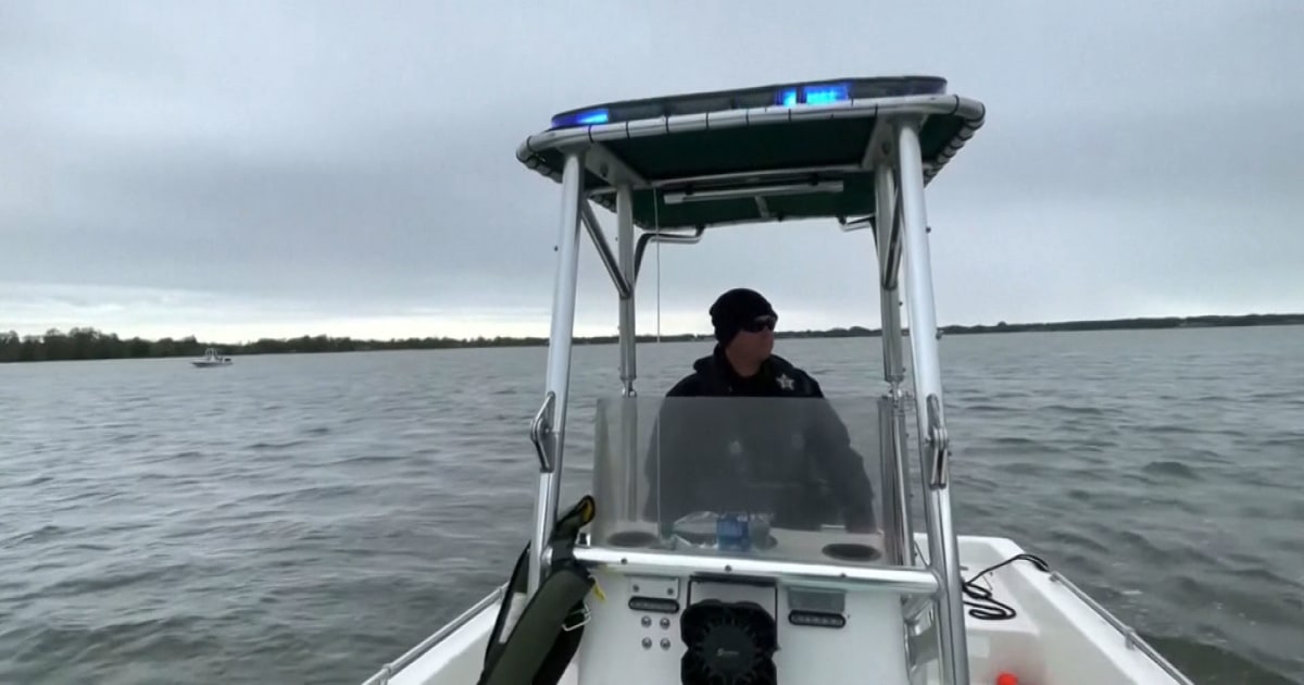 Search for two boaters missing in Florida lake near Legoland