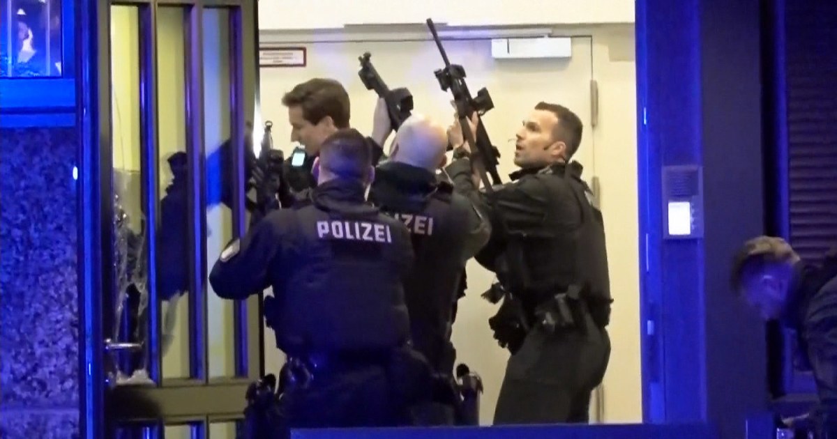 German police rush to scene of deadly shooting in Hamburg