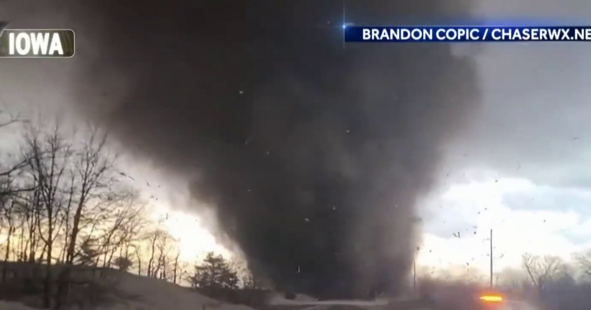 Deadly tornadoes in the South and Midwest reduce neighborhoods to rubble