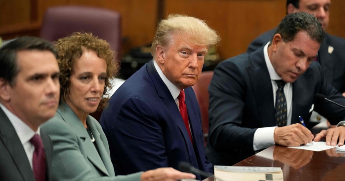 Trump se prepara para batallas legales en medio de campaña presidencial