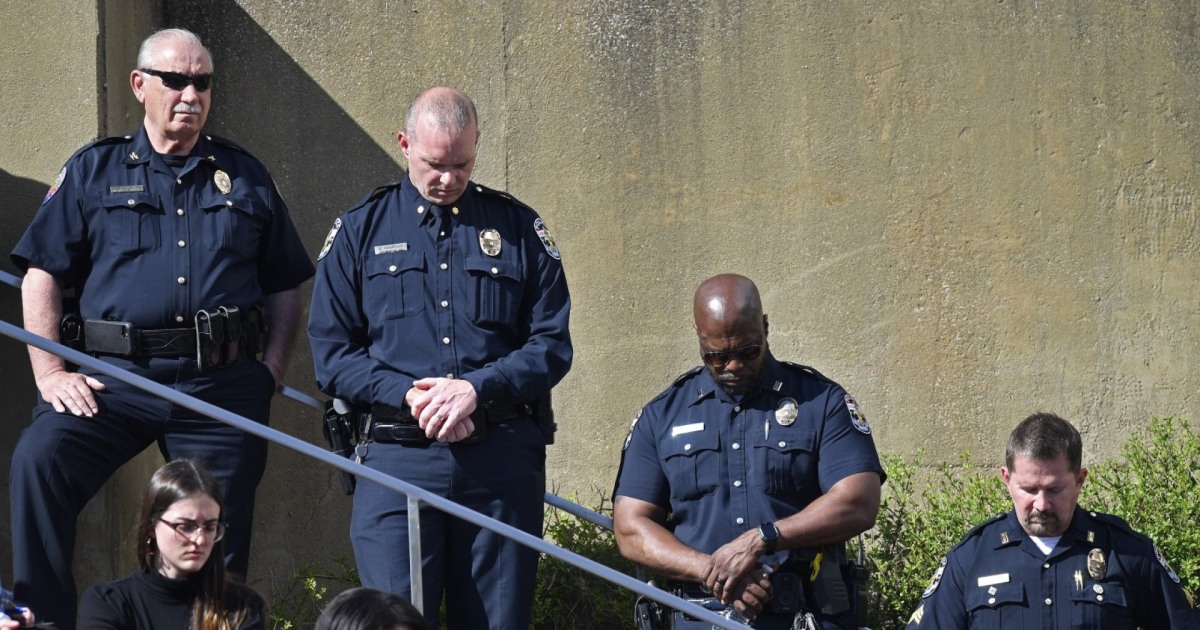 Louisville community remembers five killed in Kentucky bank shooting