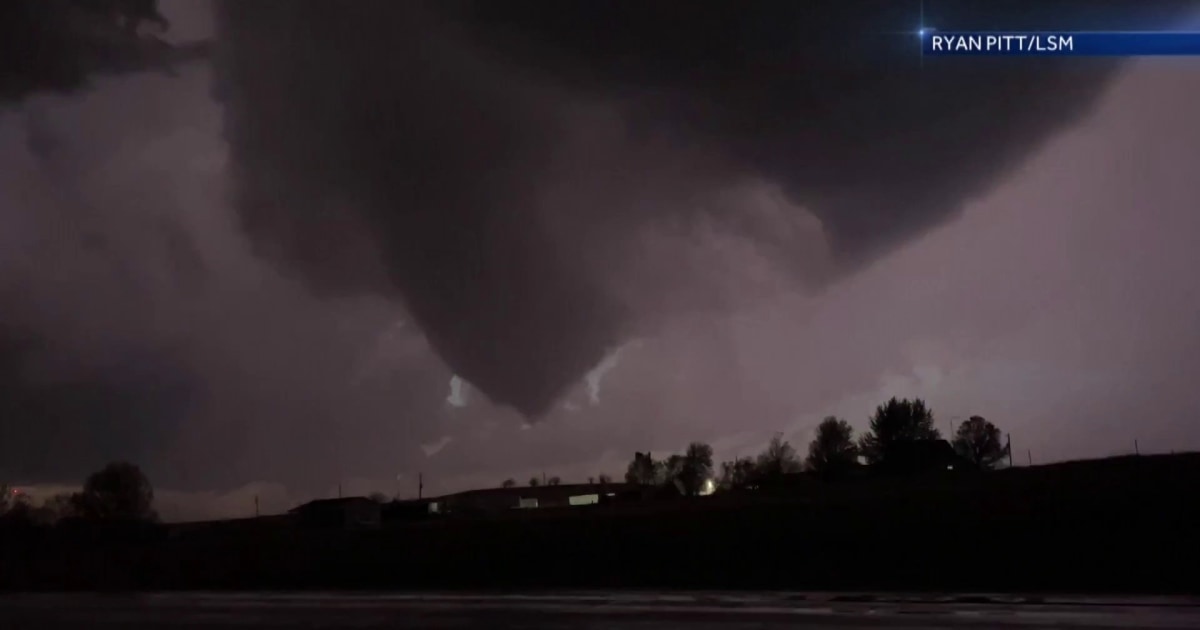 EF3 tornado in Oklahoma kills three people