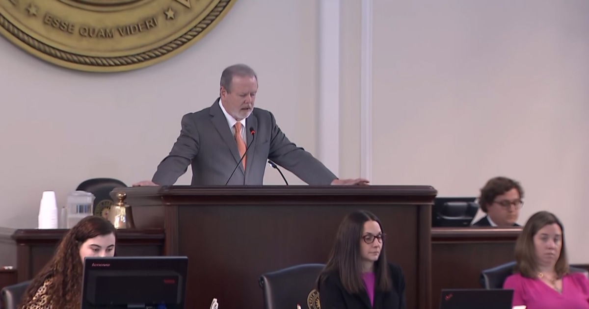 North Carolina legislature approves 12-week abortion ban